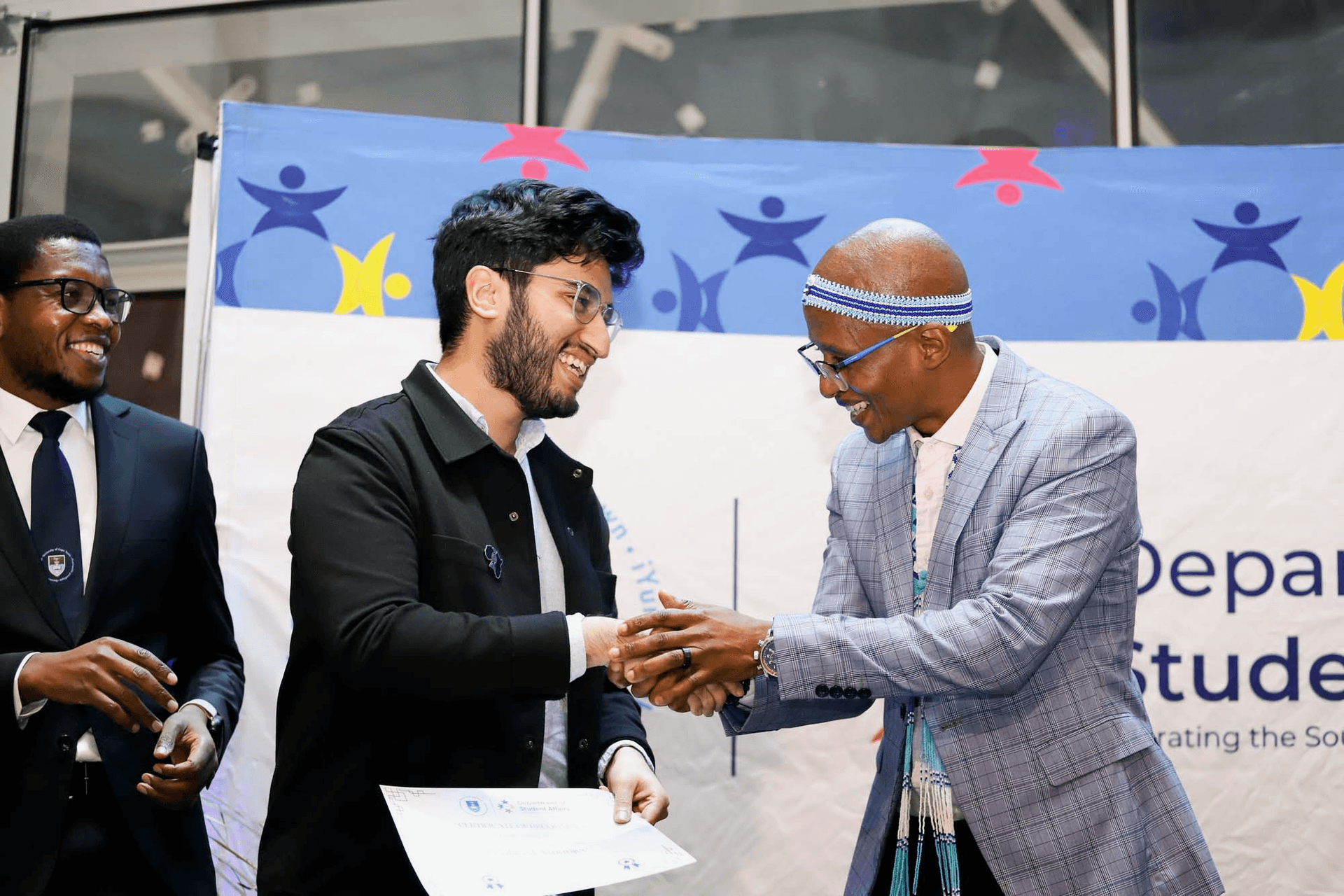 Waheed receiving the UCT DSA Individual Student Leadership Award